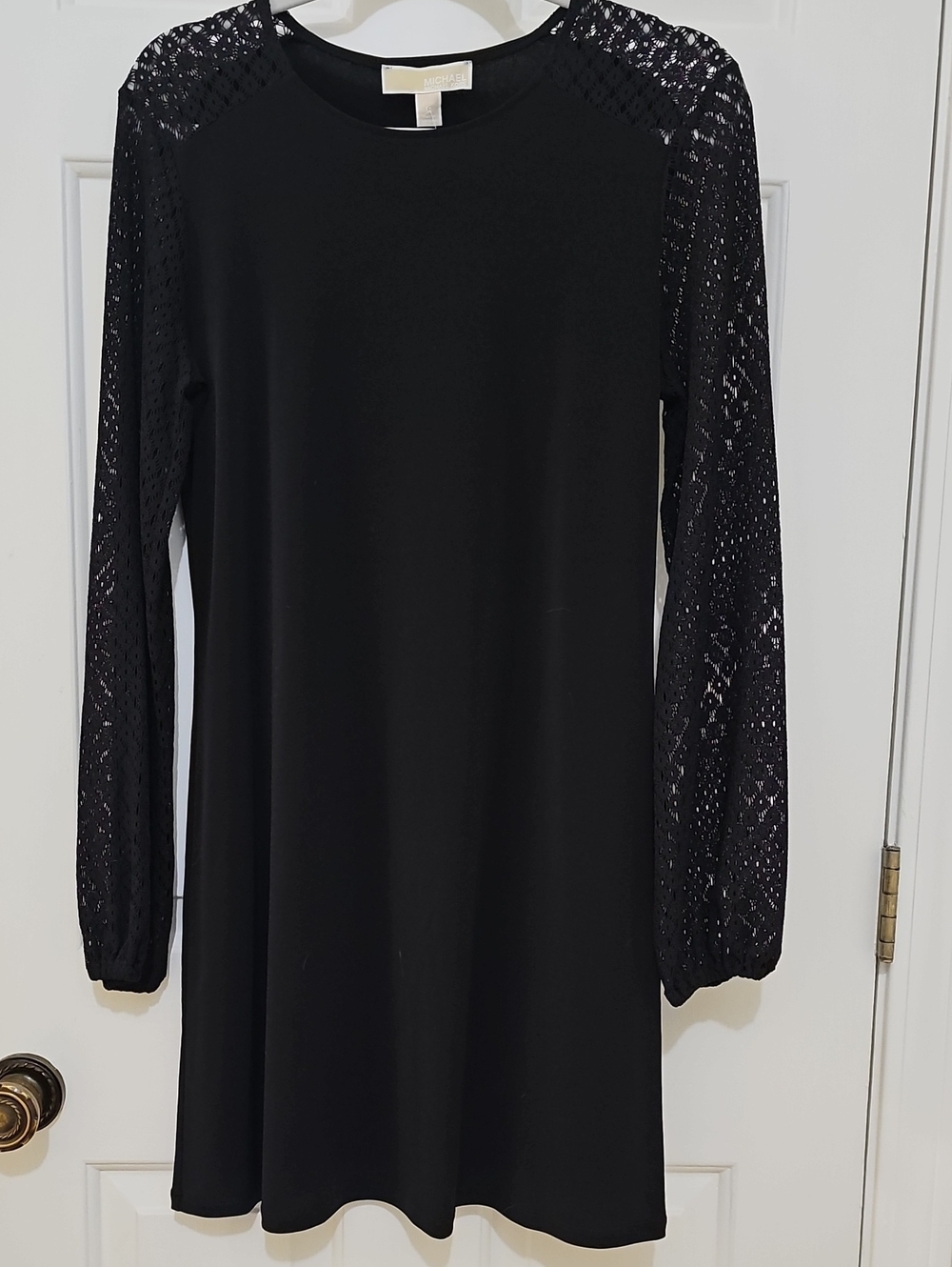 MICHAEL-MICHAEL KORS BLACK CROCHET DESIGN SHOULDER & SLEEVE DRESS - Size Medium